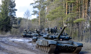 Tanc T 90 Rusia FOTO Maksim Safaniuk Shutterstock jpg