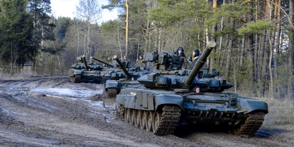Tanc T 90 Rusia FOTO Maksim Safaniuk Shutterstock jpg