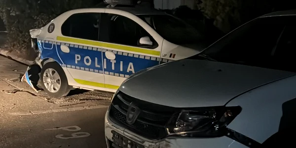 un barbat beat a intrat cu masina in bariera ipj craiova foto Gazeta de Sud