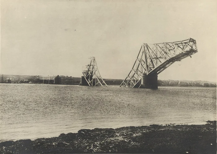 Segmentul Borcea al podului Fetești-Cernavodă, distrus la 13/26 octombrie 1916 / foto: necunoscut