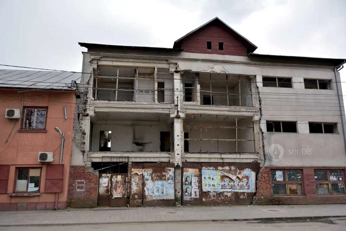 FOTO: Fosta clădire a Poştei Române