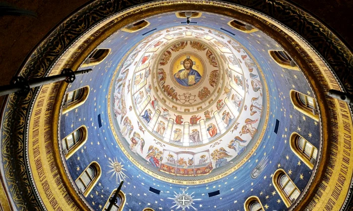 Ultimele pregătiri pentru marea zi a sfințirii Catedralei Mântuirii Neamului. Foto: Ziarul Lumina