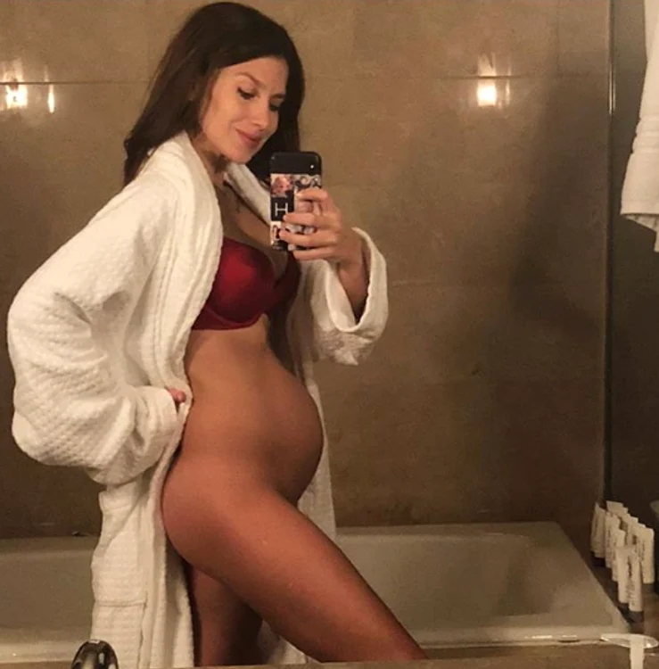 hilaria baldwin 1 png