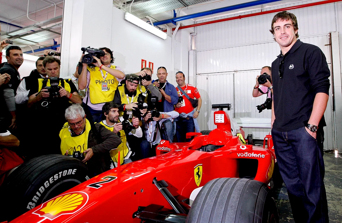 
    Alonso a făcut cunoştinţă cu monopostul Ferrari  