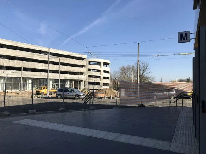 Așa arată parcarea pe exterior