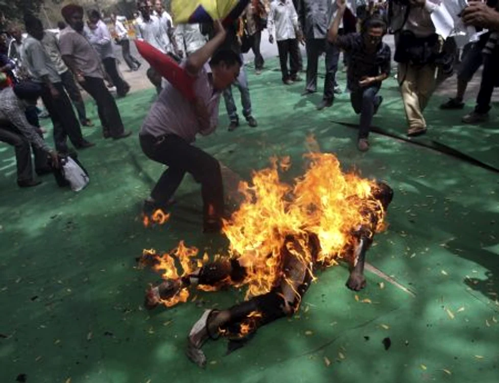 Un tibetan şi-a dat foc pentru a protesta împotriva preşedintelui chinez (foto:Reuters)
