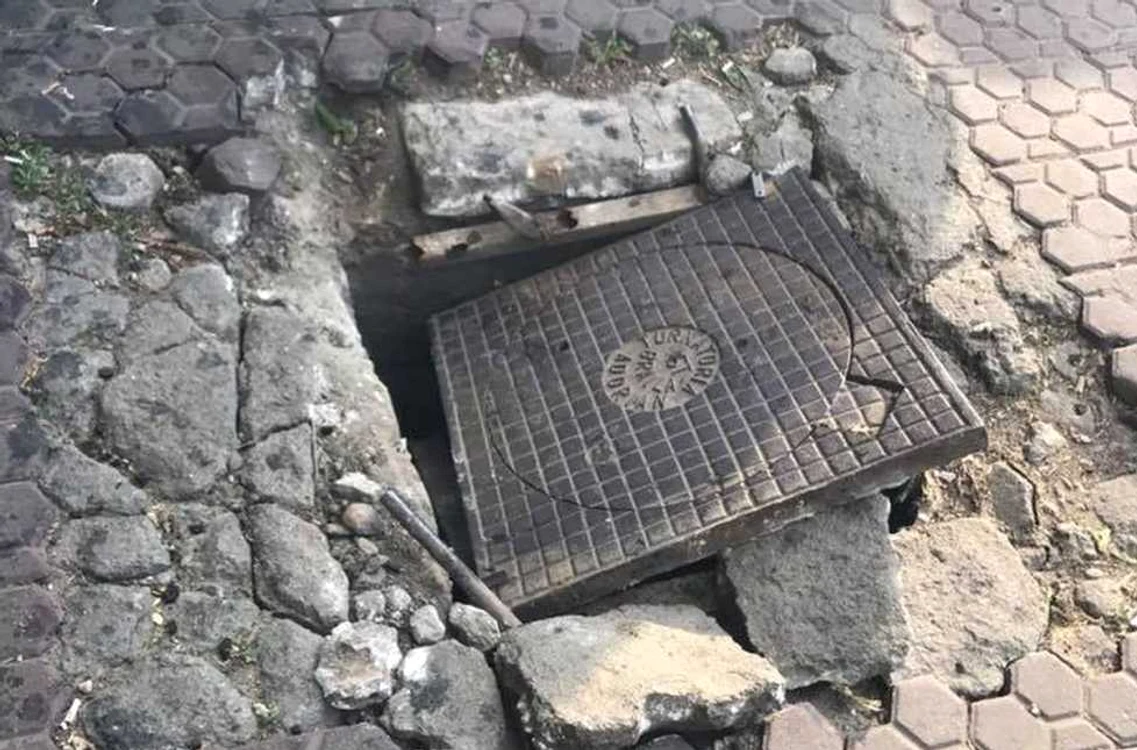 Surpare de teren la Galaţi zona Micro 21 FOTO GSDG/Facebook