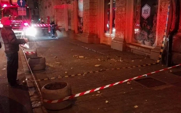 Trotuarul de faţa clădirii fostului hotel Continental. FOTO: stiridecluj.ro