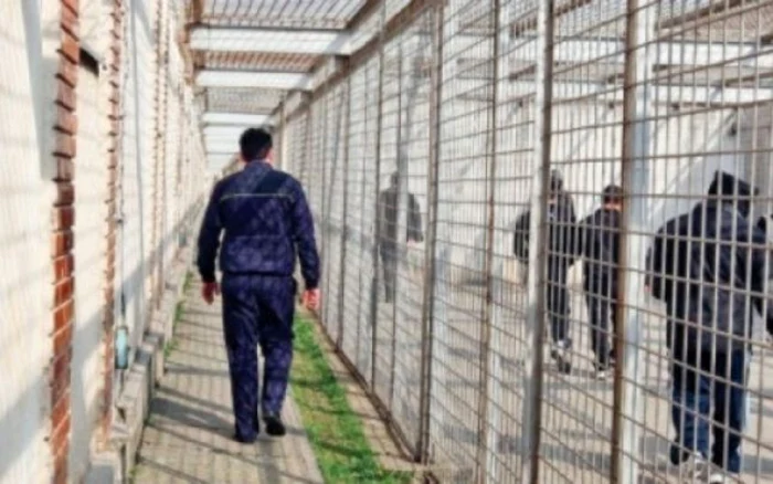 Bărbatul a fost depus în penitenciar FOTO Adevărul