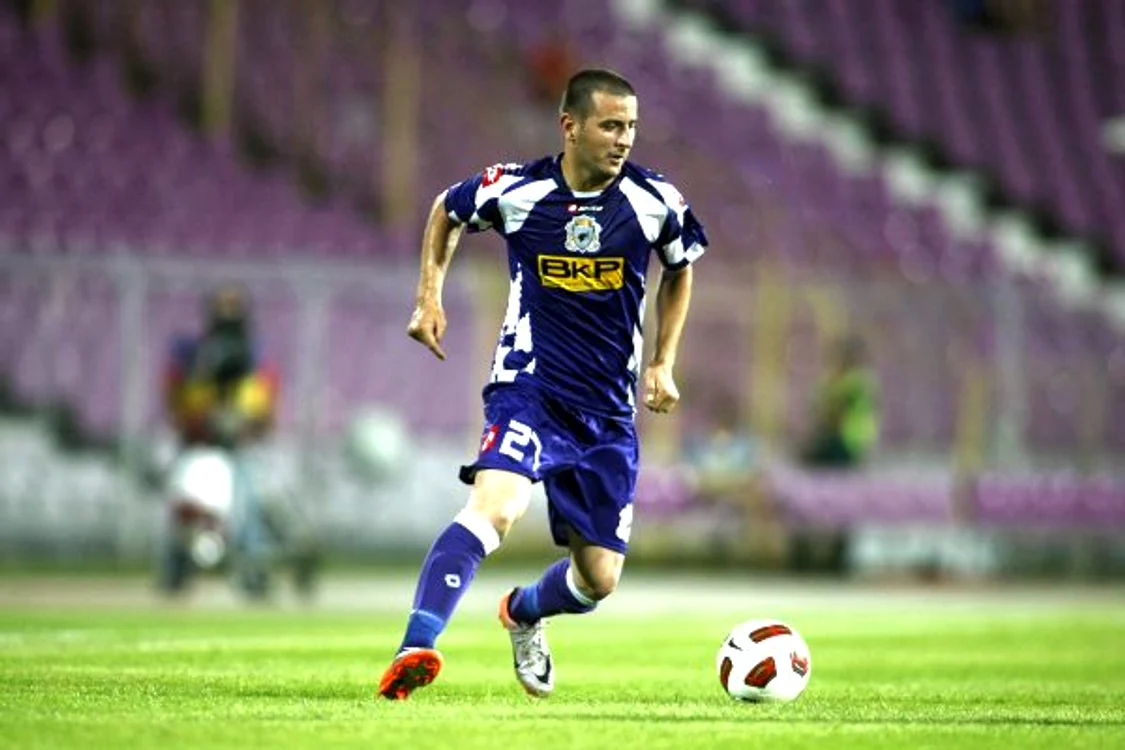 
    Ianis Zicu  