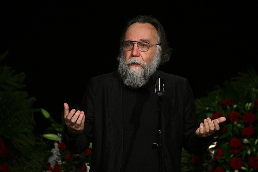 Ideologul lui Putin, îngrijorat de „soarta” lui Simion. Aleksandr Dughin: „Fie îl omoară, fie anulează rezultatele alegerilor”