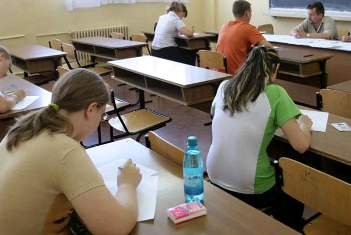 
    Rezultate simulare BAC 2016: Numai 38,39% din elevi de clasa a XII-a au obţinut medie de promovare   