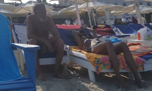 Țiriac și Laurette s au întreținut trei ore pe plajă png