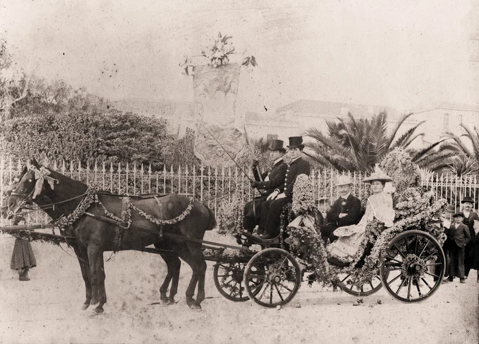 Maria Mihăescu la Paris Foto Casa de Licitatii Historic jpg