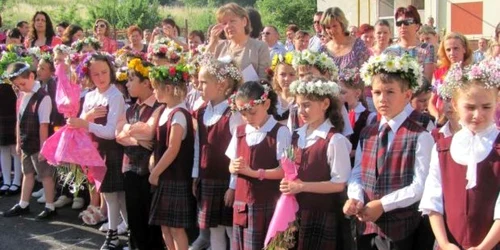 Elevii claselor a II-a, a IV-a şi a VI-a vor fi evaluaţi