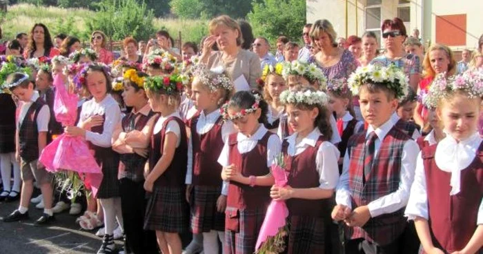 Elevii claselor a II-a, a IV-a şi a VI-a vor fi evaluaţi