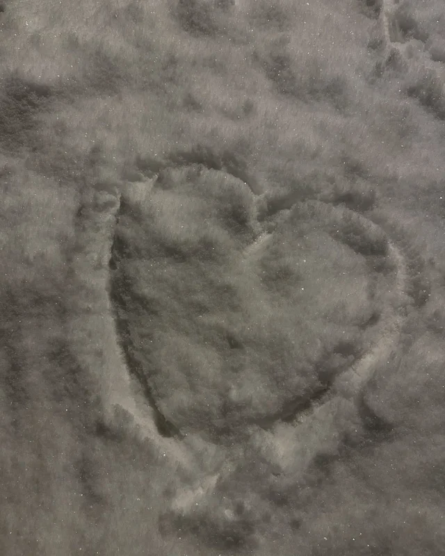 Victor Cornea a făcut o inimioară în zăpadă pentru Andreea Bălan / Foto: Instagram