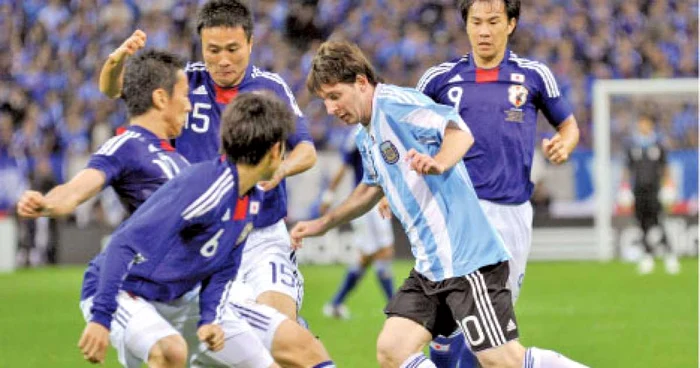 Messi (nr. 10) a fost singurul argentinian care le-a fost superior japonezilor