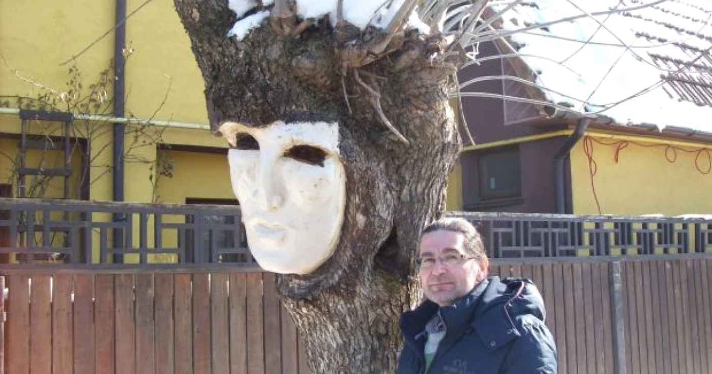 Gabriel Rizea a transformat strada pe care locuieşte într-un adevărat muzeu