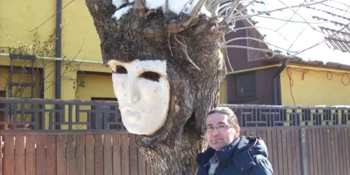 Gabriel Rizea a transformat strada pe care locuieşte într-un adevărat muzeu