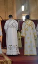 preoti ortodocsi se inchina in catedrala episcopala Invierea Domnului foto bihoreanul JPG