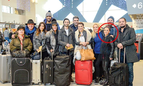 Ami s a fotografoiat cu restul vedetelor în aeroport, înainte de plecarea în Cipru jpeg