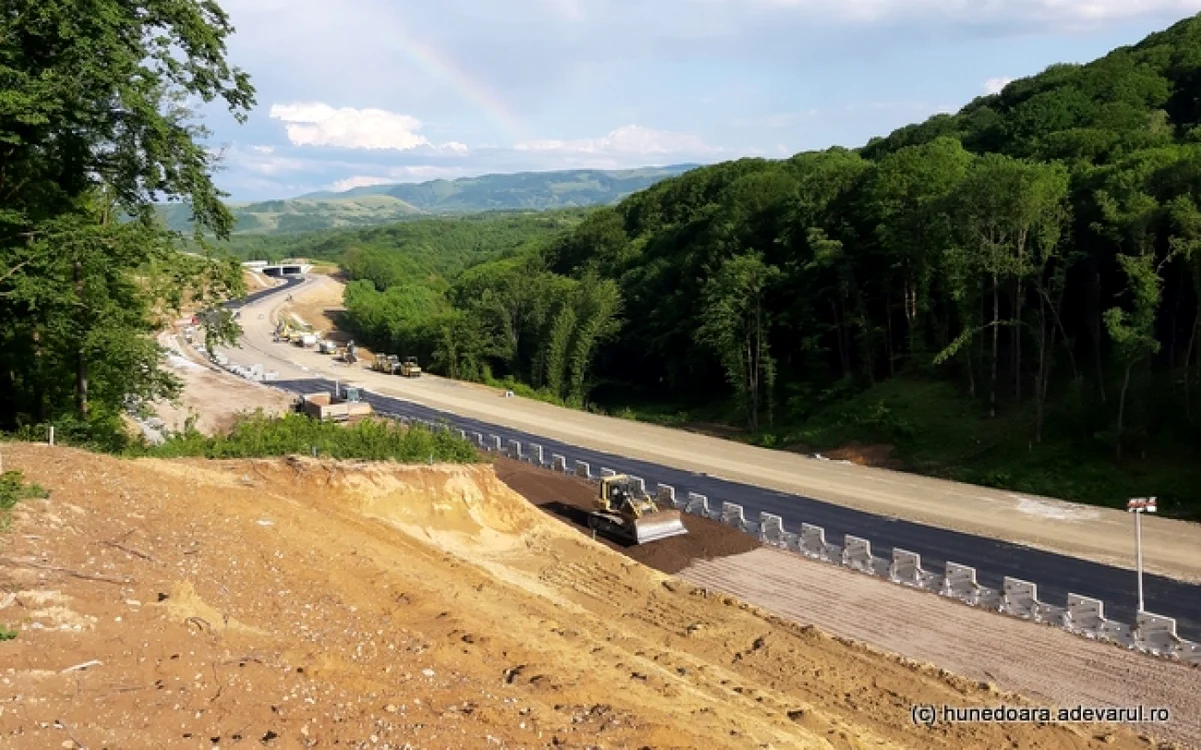 Autostrada Lugoj - Deva, în şantier. FOTO: Daniel Guţă. ADEVĂRUL.
