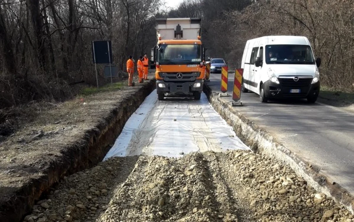 Lucrări pe şoseaua Deva - Lugoj. FOTO: DRDP Timişoara.