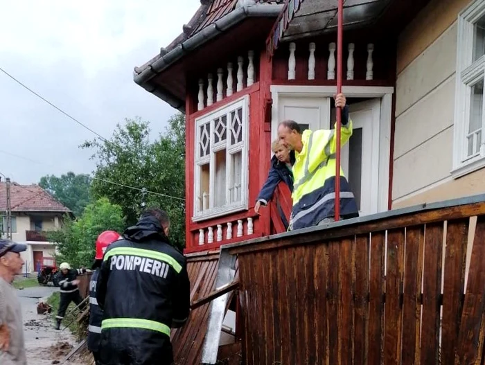 ocolis inundatii pompieri