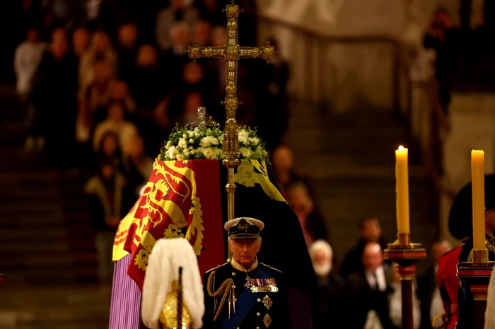  Charles, priveghi la sicriul Reginei Elisabeta FOTO Profimedia