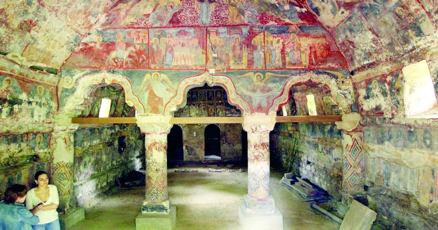 Specialiştii spun că pictura murală ar fi opera zugravilor Stanciu, Radu şi Voicu. Foto Tudor Iovu