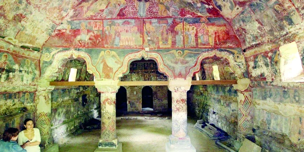 Specialiştii spun că pictura murală ar fi opera zugravilor Stanciu, Radu şi Voicu. Foto Tudor Iovu