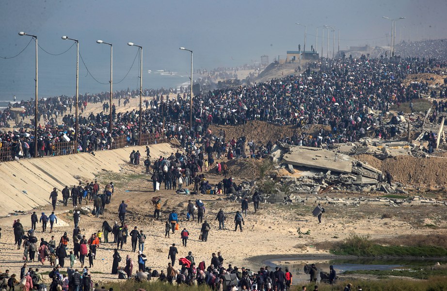 Zeci de mii de palestinieni se întorc în nordul Fâșiei Gaza devastat, pentru prima dată de la izbucnirea războiului