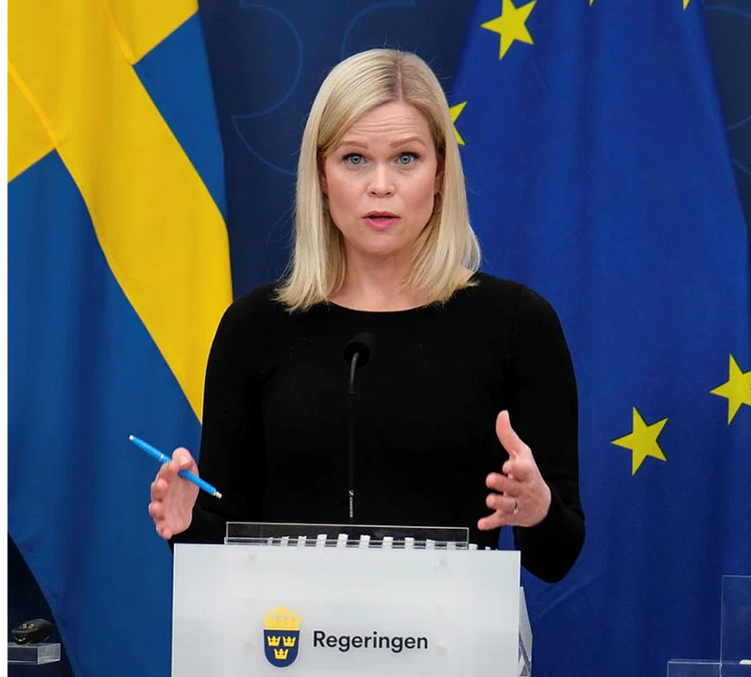 Ministrul suedez Paulina Brandberg se teme de banane. Foto: Facebook 