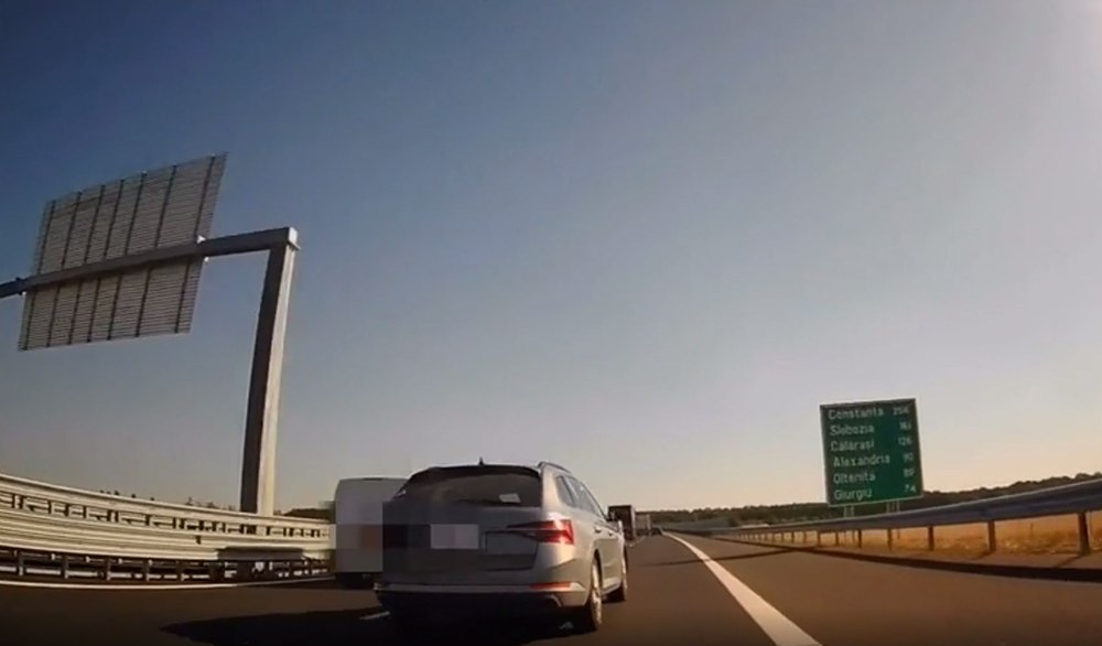 Necazurile șoferilor pe autostrăzile României: „Clasicul șofer cu dubă stătea la câteva palme și-mi dădea flash-uri non-stop”    