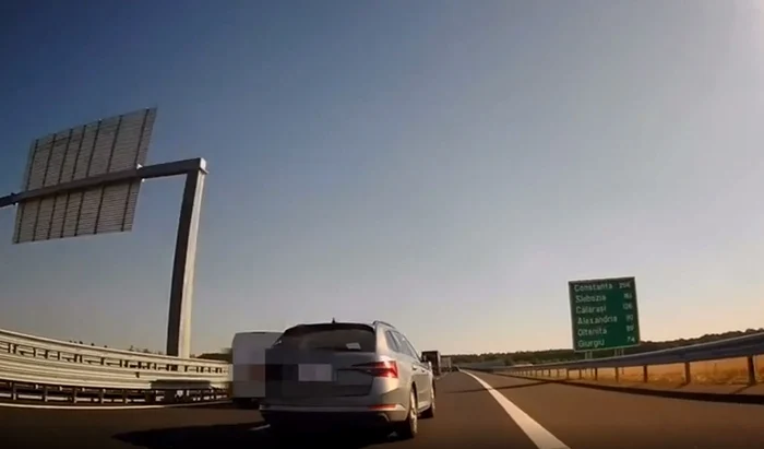 Șoferi grăbiți pe Autostrada Soarelui. Foto: utilizator Reddit