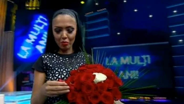 Andreea Mantea a primit un buchet de trandafiri roşii