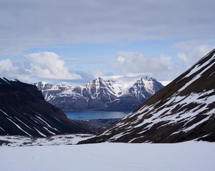 Svalbard se încălzește de șapte ori mai repede decât media globală. Sursa foto: Ben Martynoga