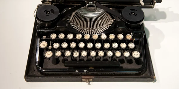 masina de scris hemingway
