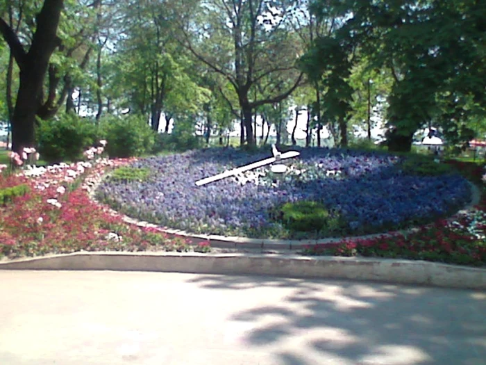 Ceasul din Flori din Grădina Mare. FOTO: N.Butnaru