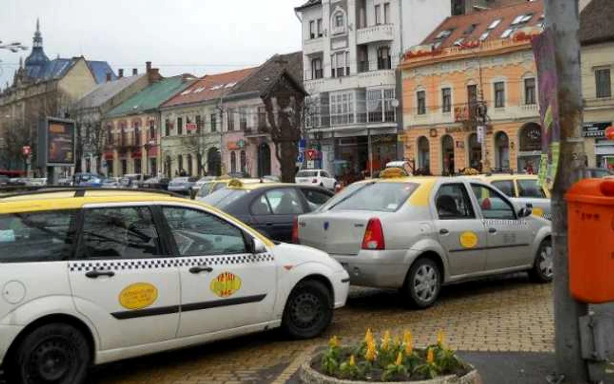 Şoferii de taxi care fumează în maşină sunt un semn că acel taximetrist nu ar trebui ales de către un client care are şi alte opţiuni - foto: obiectiv-sm.ro