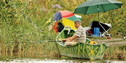 Zeci de pescari vin în fiecare weekend la Lunca