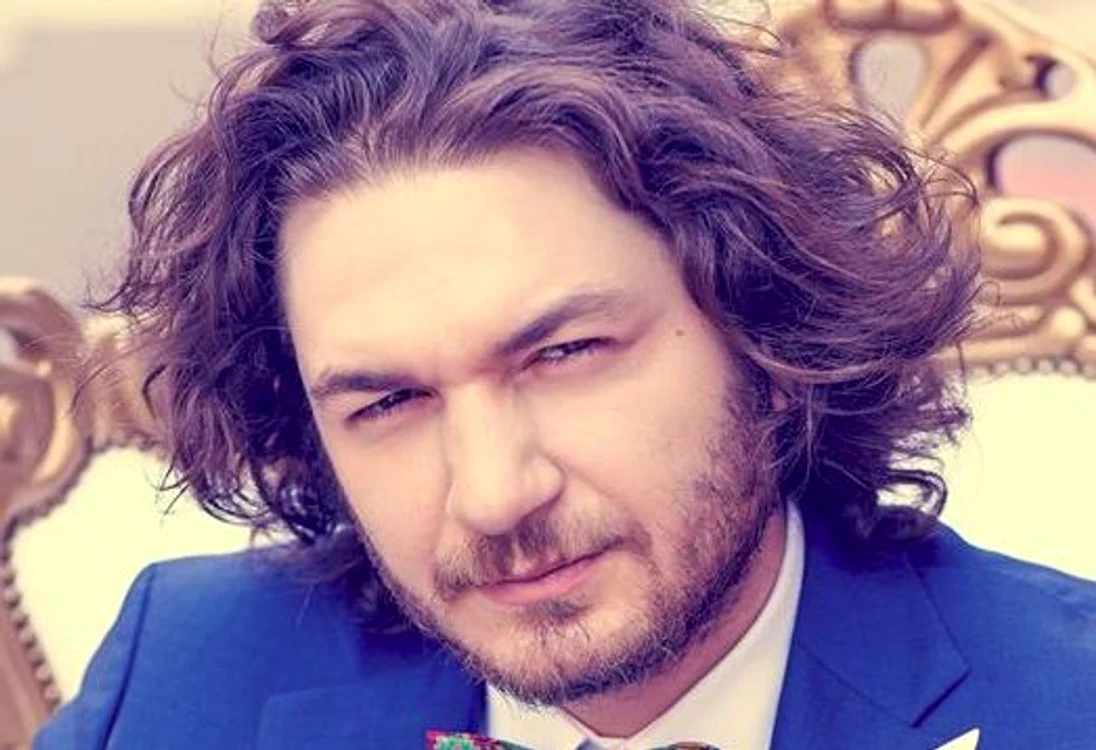 
    Florin Dumitrescu şi Cristina Sima s-au căsătorit la Mănăstirea Caşin din Capitală. (Foto: Roberto Sălceanu)  