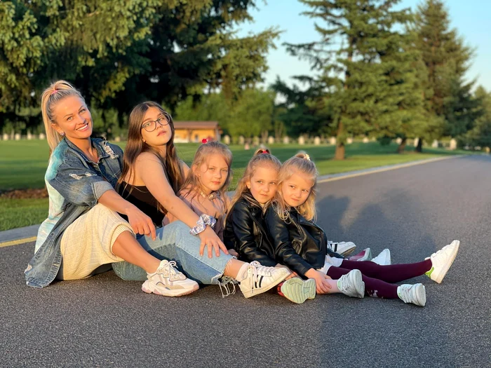 Yulia s-a refugiat cu cele 4 fetițe ale ei la Brașov