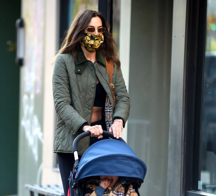 
    Irina Shayk a ieșit la plimbare cu micuța LeaFoto: Profimedia  