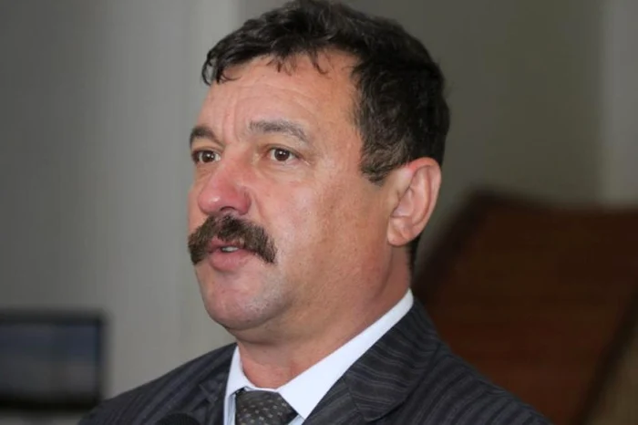 Directorul Marian Rotaru din primăria Târgu Jiu a fost surprins într-o ipostază rușinoasă și șocantăFoto: pandurul.ro