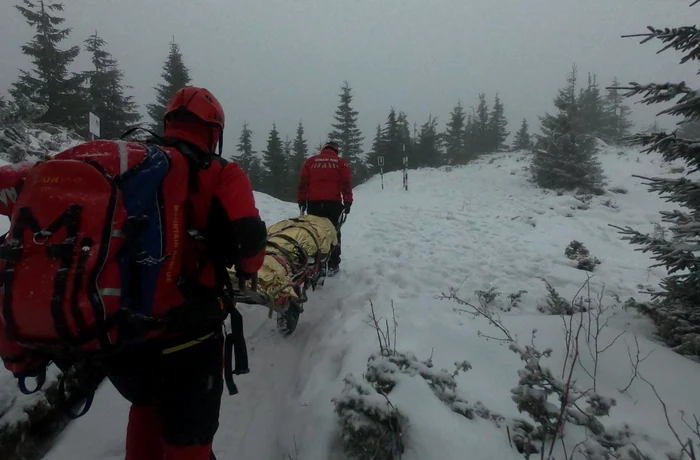 O turistă din Iași a suferit leziuni grave, pe 7 decembrie FOTO Salvamont Neamț / Facebook 