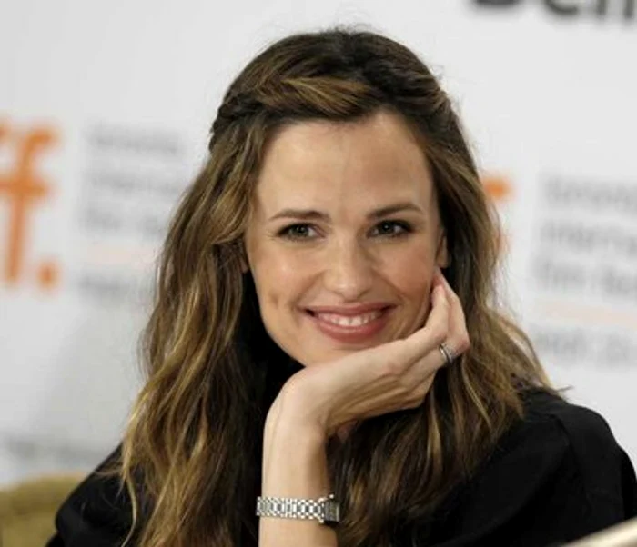 
    Jennifer Garner demonstrează că poate să facă de toate  