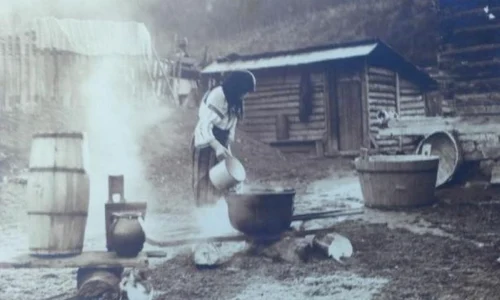 Credinţe stranii ale românilor în urmă cu un secol  Câte păcate îţi ierta Dumnezeu dacă striveai un păianjen jpeg