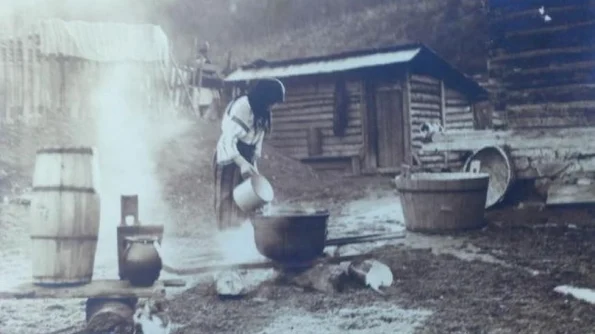 Credinţe stranii ale românilor în urmă cu un secol Câte păcate îţi ierta Dumnezeu dacă striveai un păianjen jpeg